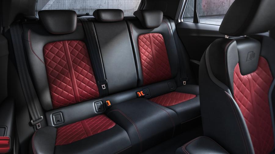 Интерьер Audi SQ2 2019 года  (WW) (фото 17 из 17)
